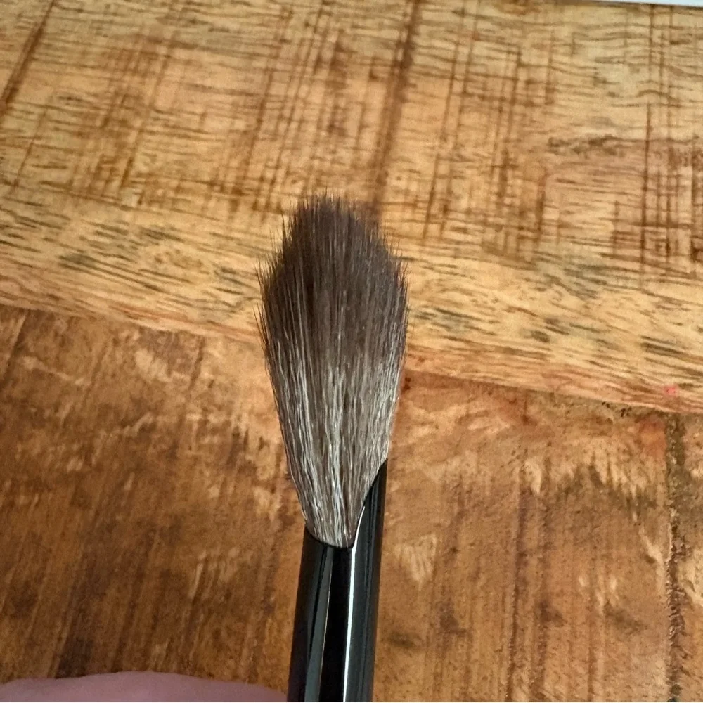 Details By Tati SP-4 Radiant Highlighter Brush First Edition NWOT - Picture 7 of 9